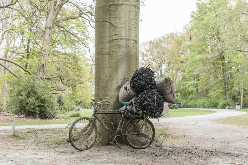 Sven Augustijnen, AWB 082-3317 7922 (2012). _© The Artist & SMAK. Photo: Léonard Pongo Sven Augustijnen, AWB 082-3317 7922 (2012). _© The Artist & SMAK. Photo: Léonard Pongo